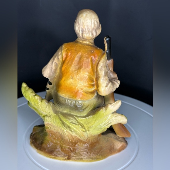 Vintage Hunting Figurine by Trimont Ware Japan - Picture 4 of 9